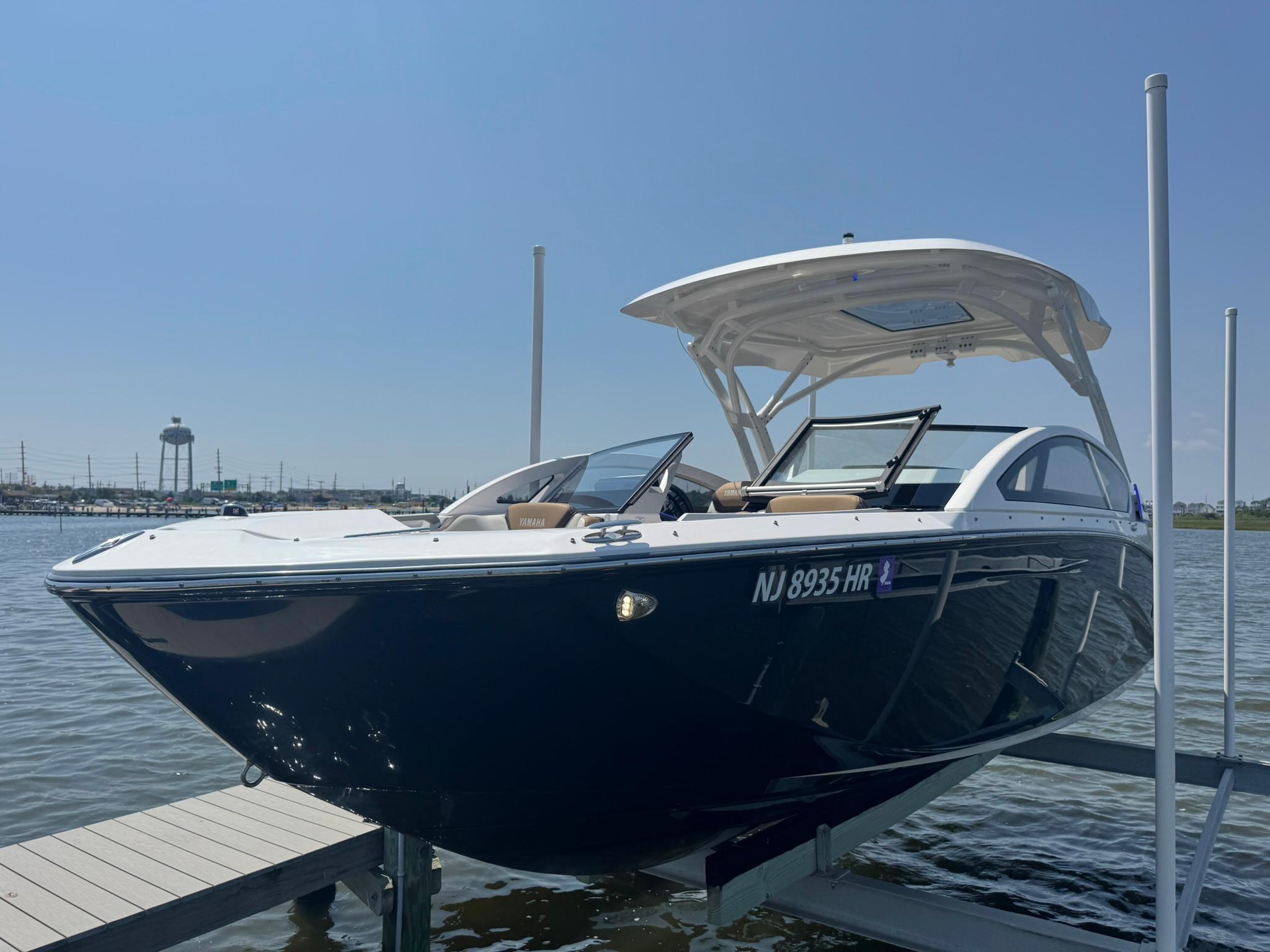 2022 Yamaha Boats 275SD
