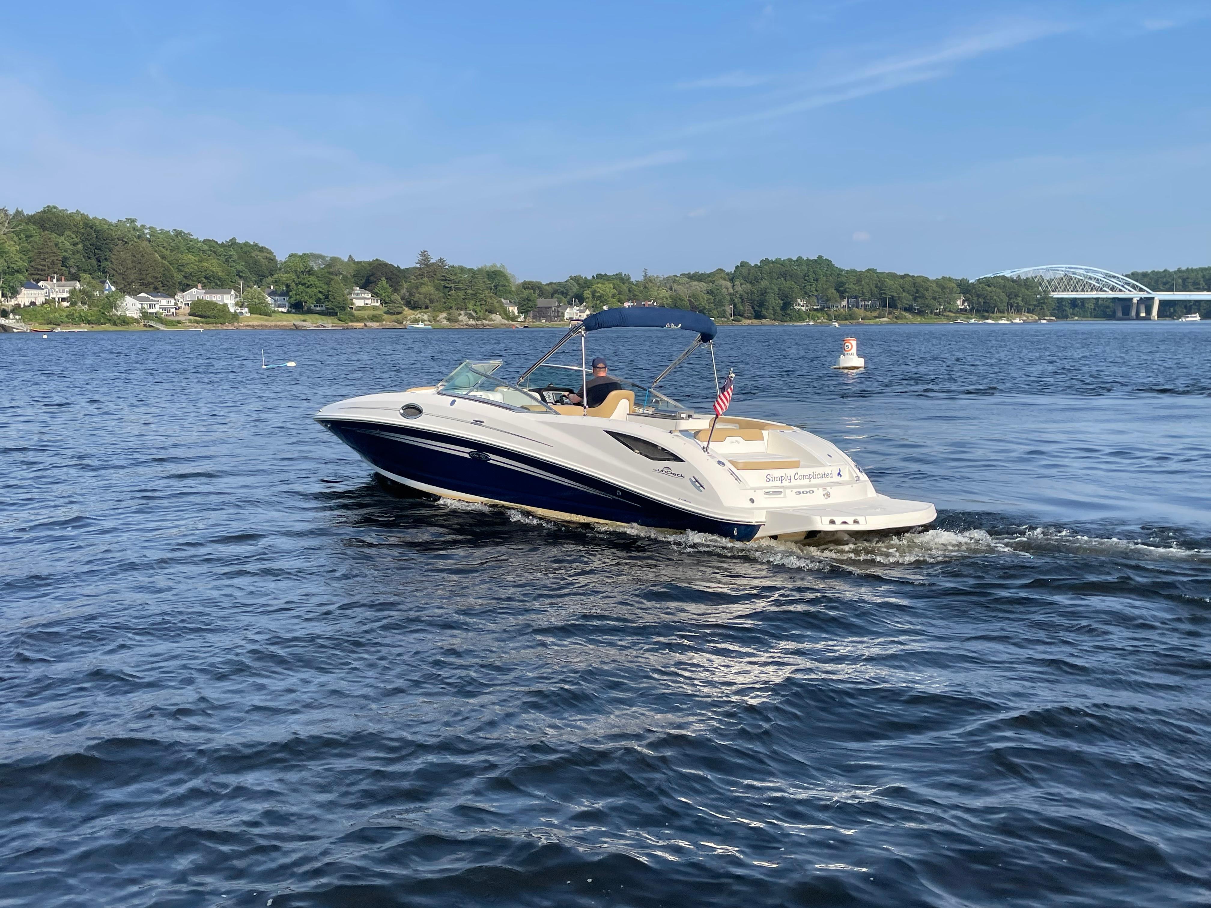 2011 Sea Ray 300 Sundeck