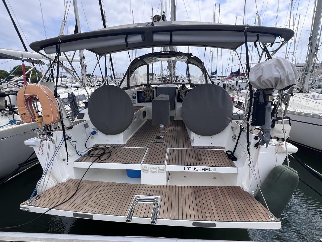 2018 Dufour 382