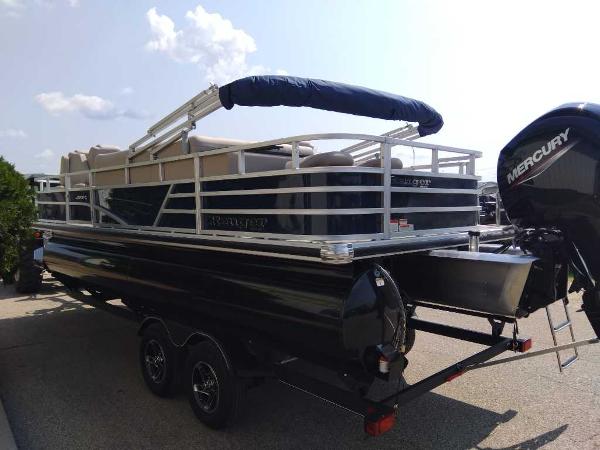 2024 Ranger Reata 220FC