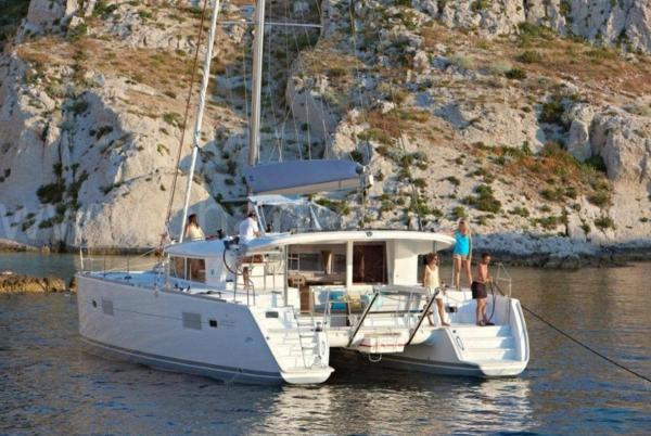 2011 Lagoon 400
