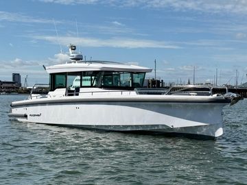 2022 Axopar 37 XC - 25% share