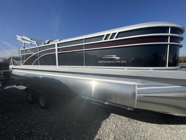 2023 Bennington 22 SXL