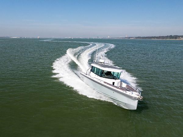 Axopar 28 CABIN