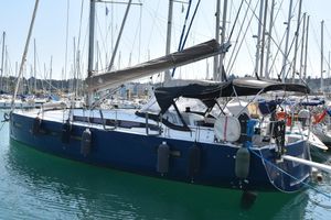 Jeanneau Sun Odyssey 490 2020 Jeanneau Sun Odyssey 490 sailboat docked in marina, featuring sleek design and modern amenities.