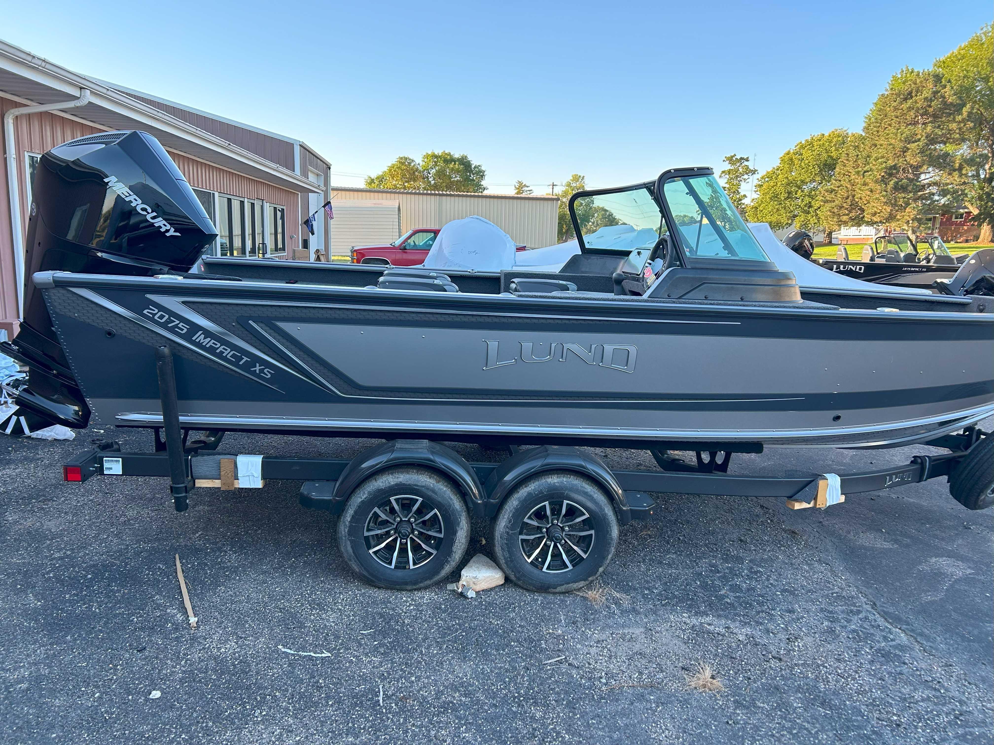 Lund 2075 IMPACT XS 2026 Lund 2075 Impact XS Gunmetal
