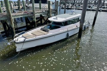2022 Axopar 37 XC CROSS CABIN