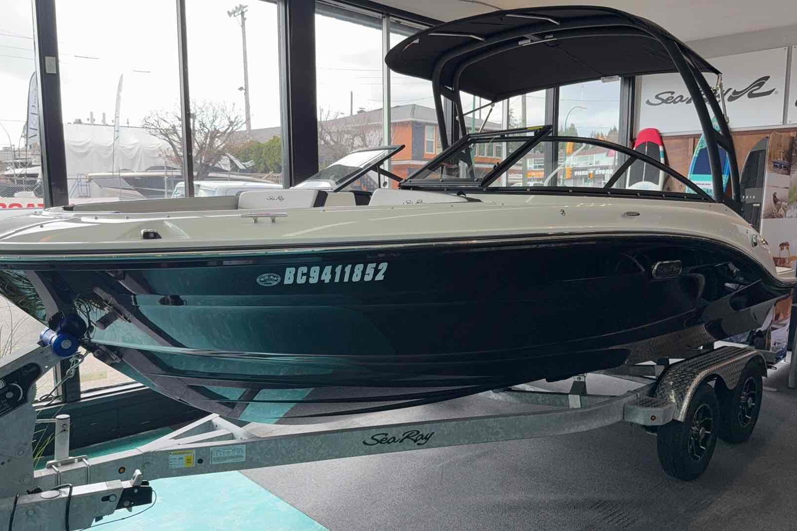 2025 Sea Ray SPX 190