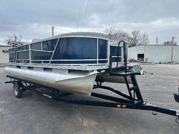 1999 Sylvan 20 Cruise
