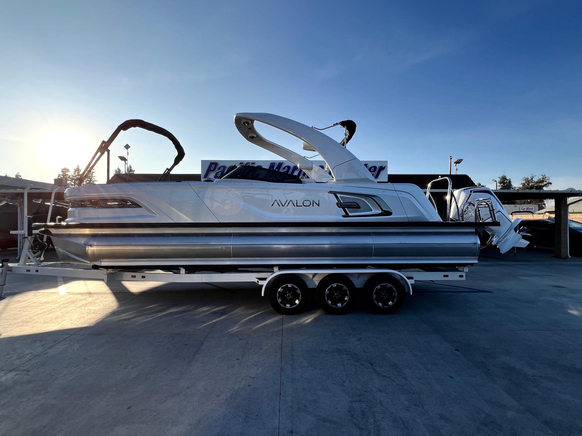 2025 Avalon Excalibur Carbon Series Elite Windshield w/ 500HP Mercury!