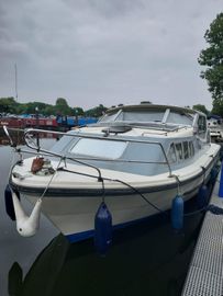 1992 Sheerline 950 Center