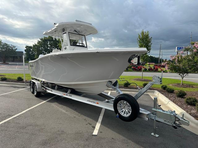 2024 Sea Pro 262 DLX CENTER CONSOLE W/TWIN 200
