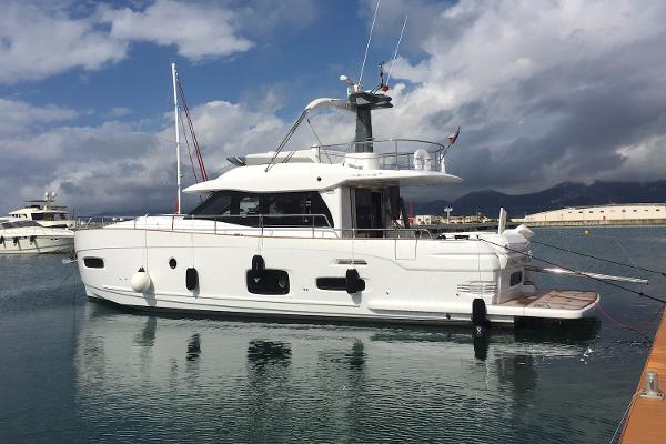 2017 Azimut Magellano 53