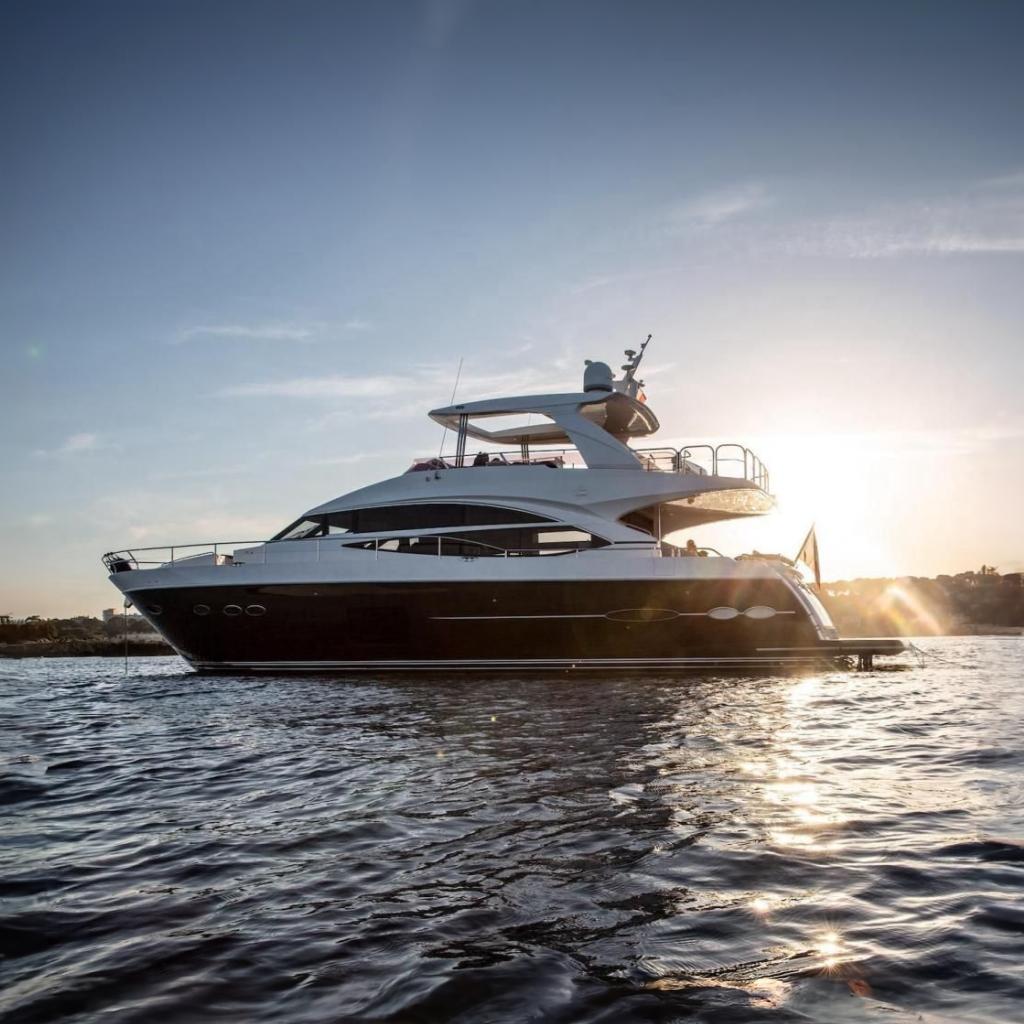 2011 Princess 72