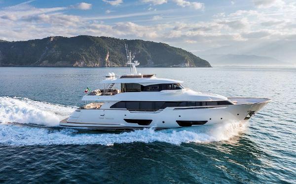 Custom Line Navetta 28