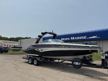2023 Crownline 280 SS SURF