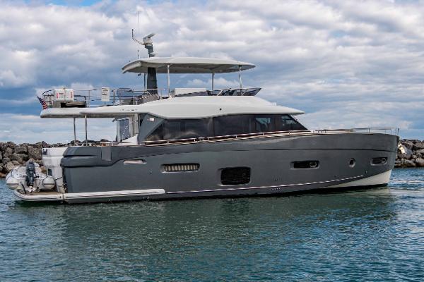 Azimut Magellano 66