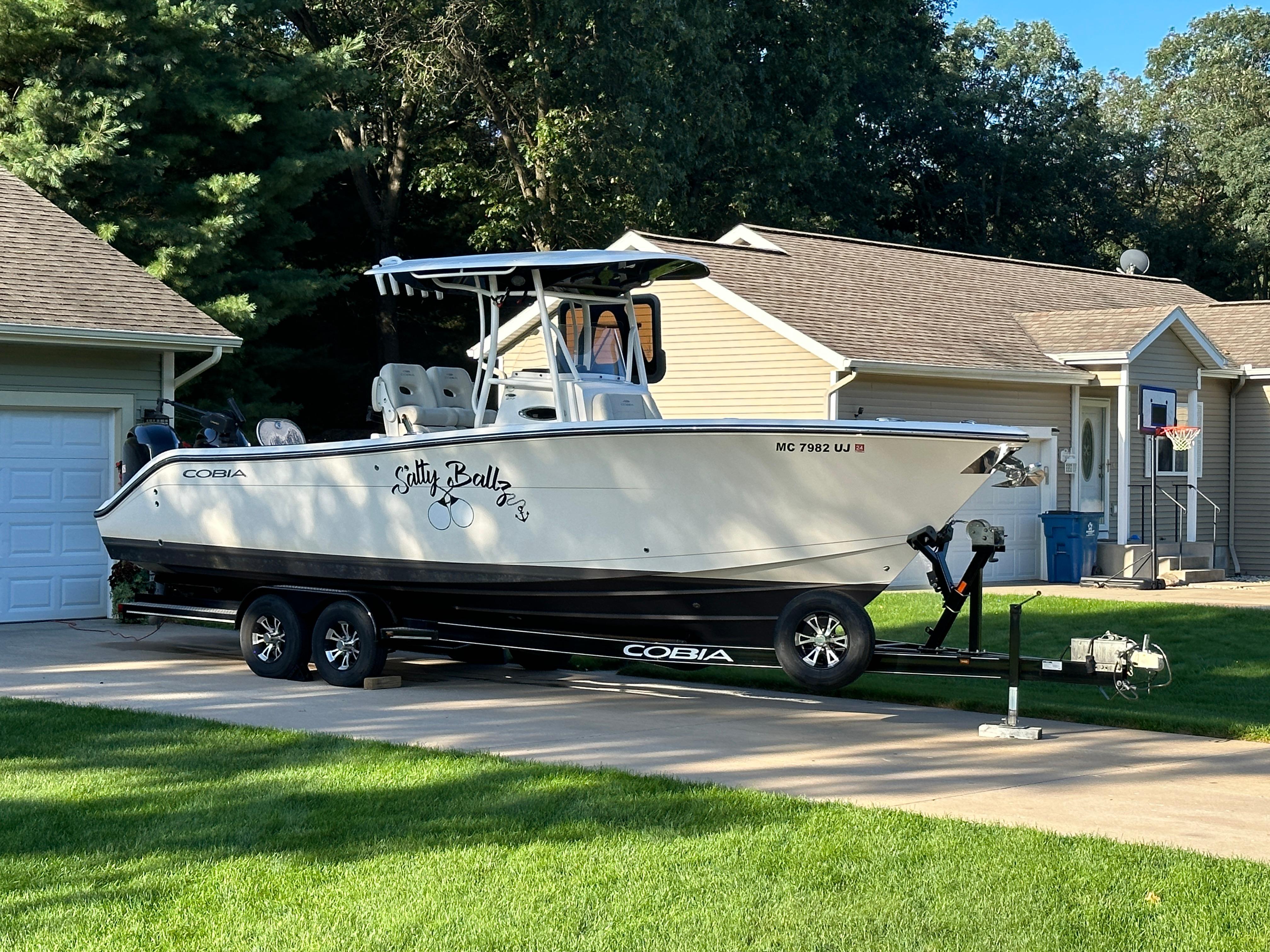 2019 Cobia 277 Center Console
