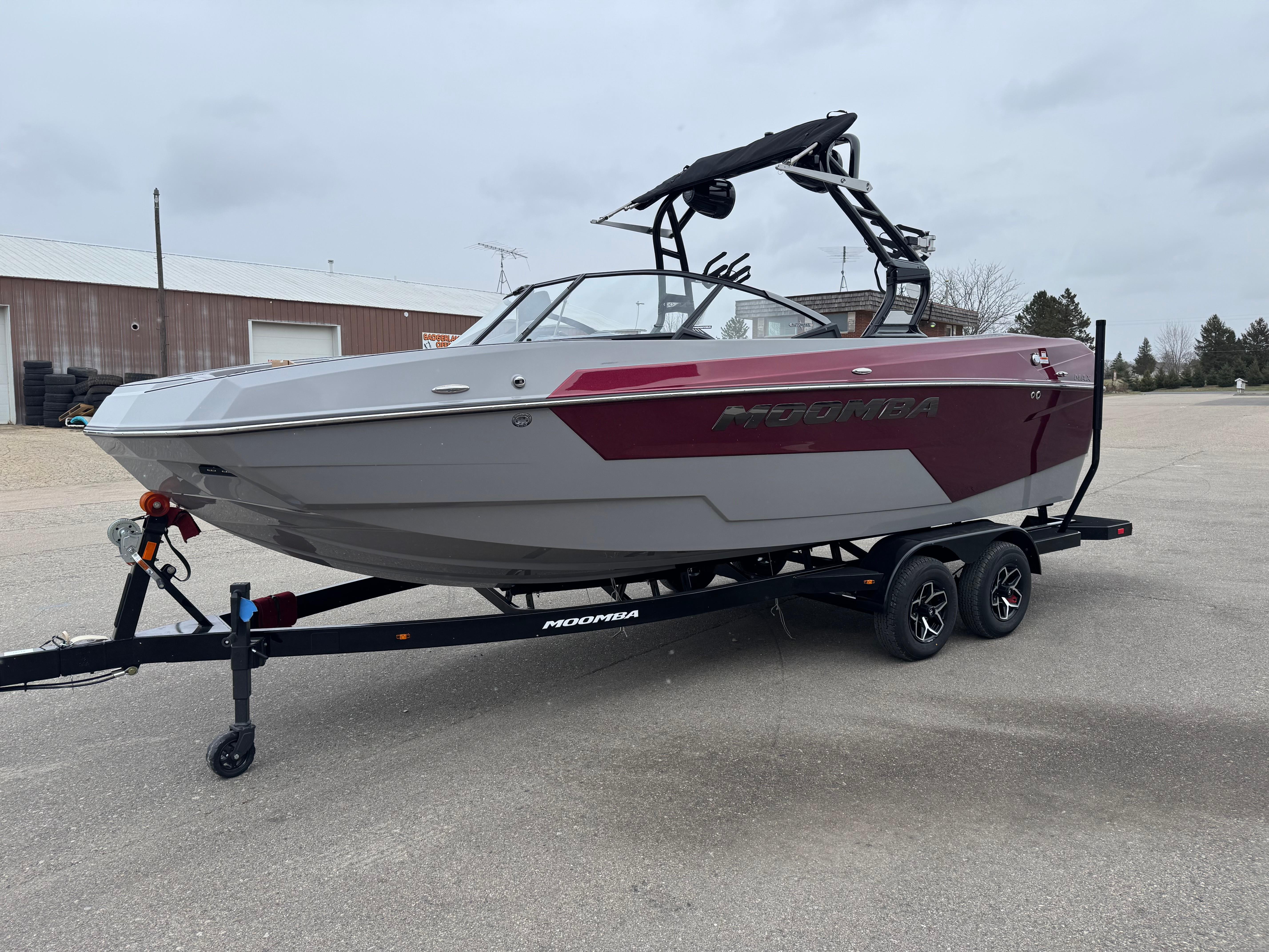 Moomba Max