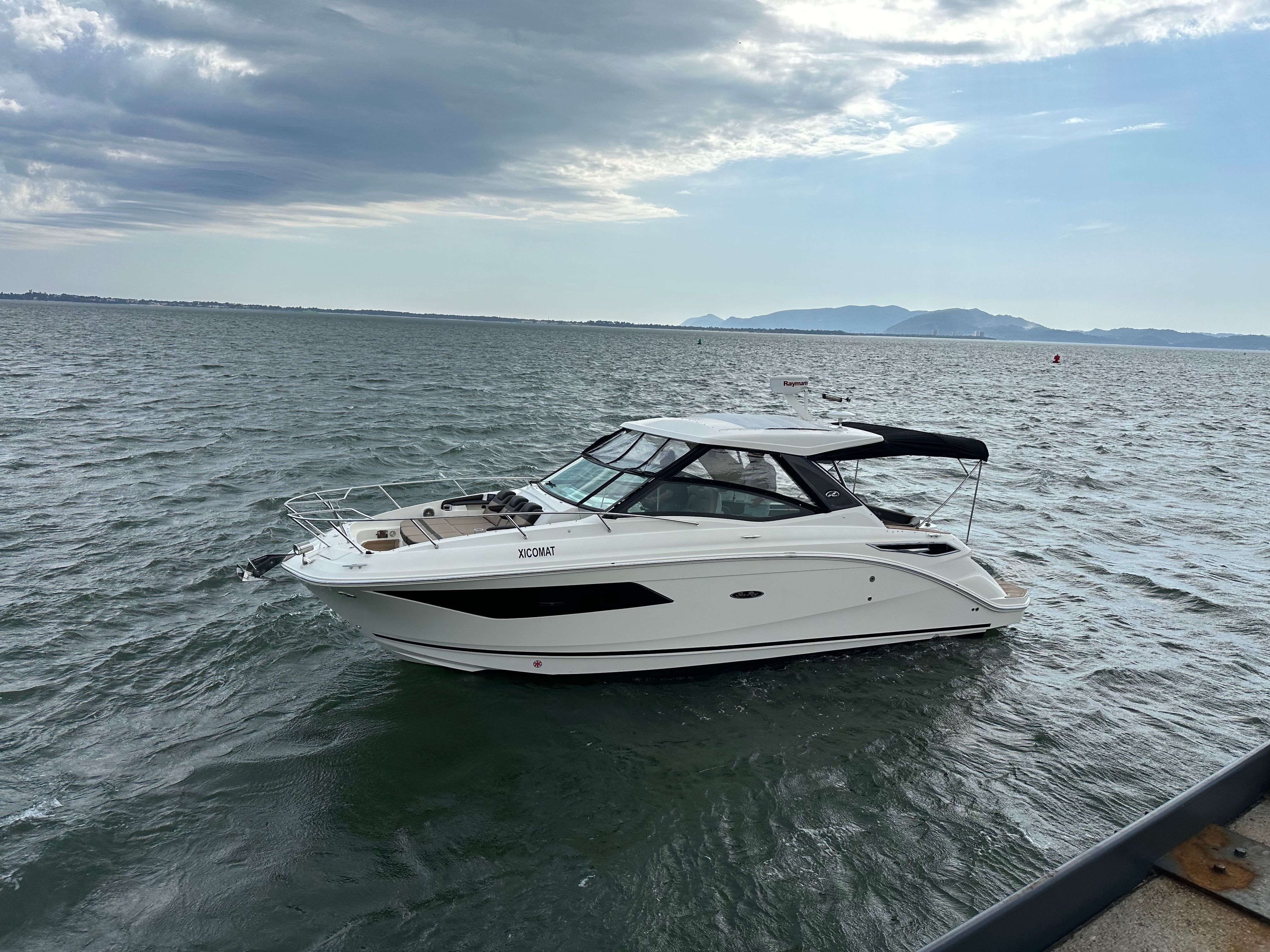 2017 Sea Ray Sundancer 320