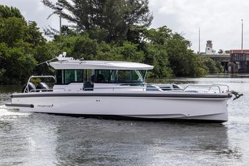 2024 Axopar 37XC CROSS CABIN