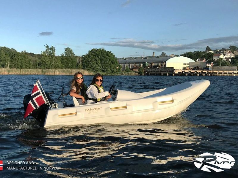 2022 River Boats 350XR