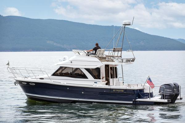 Cutwater C-32 CB Manufacturer Provided Image