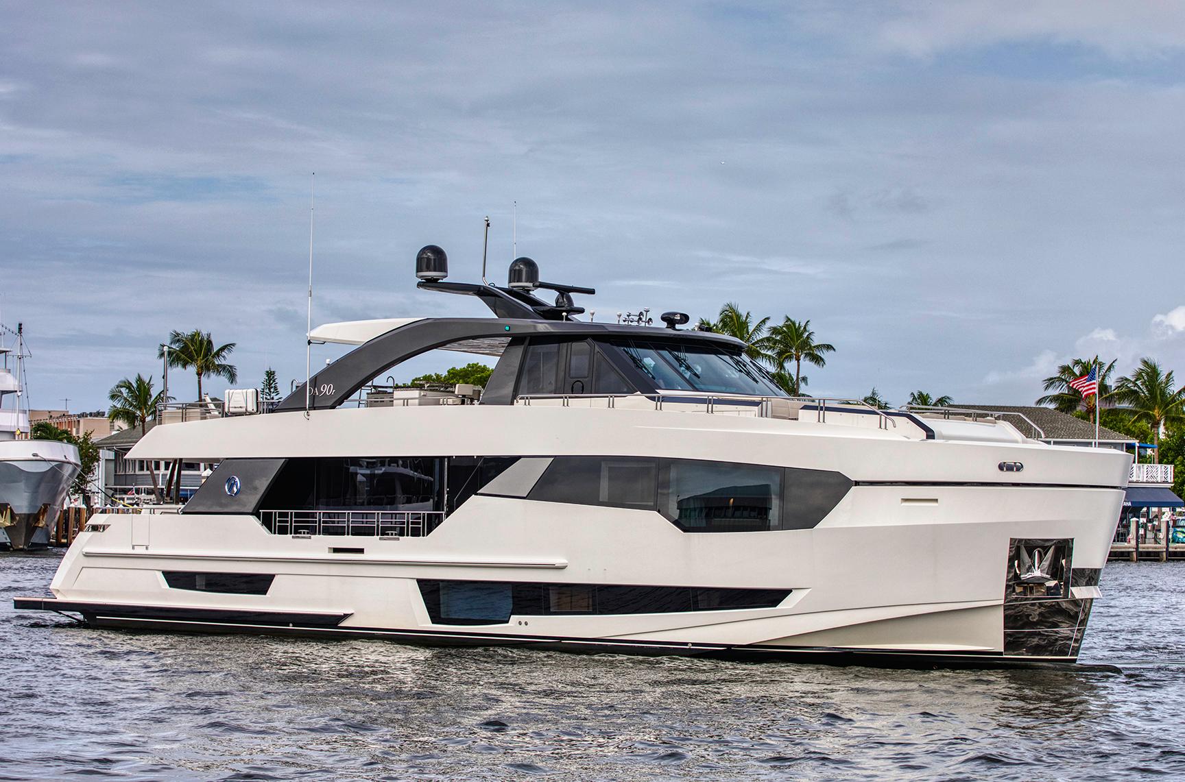 2020 Ocean Alexander 90R Motoryacht, Clearwater Florida