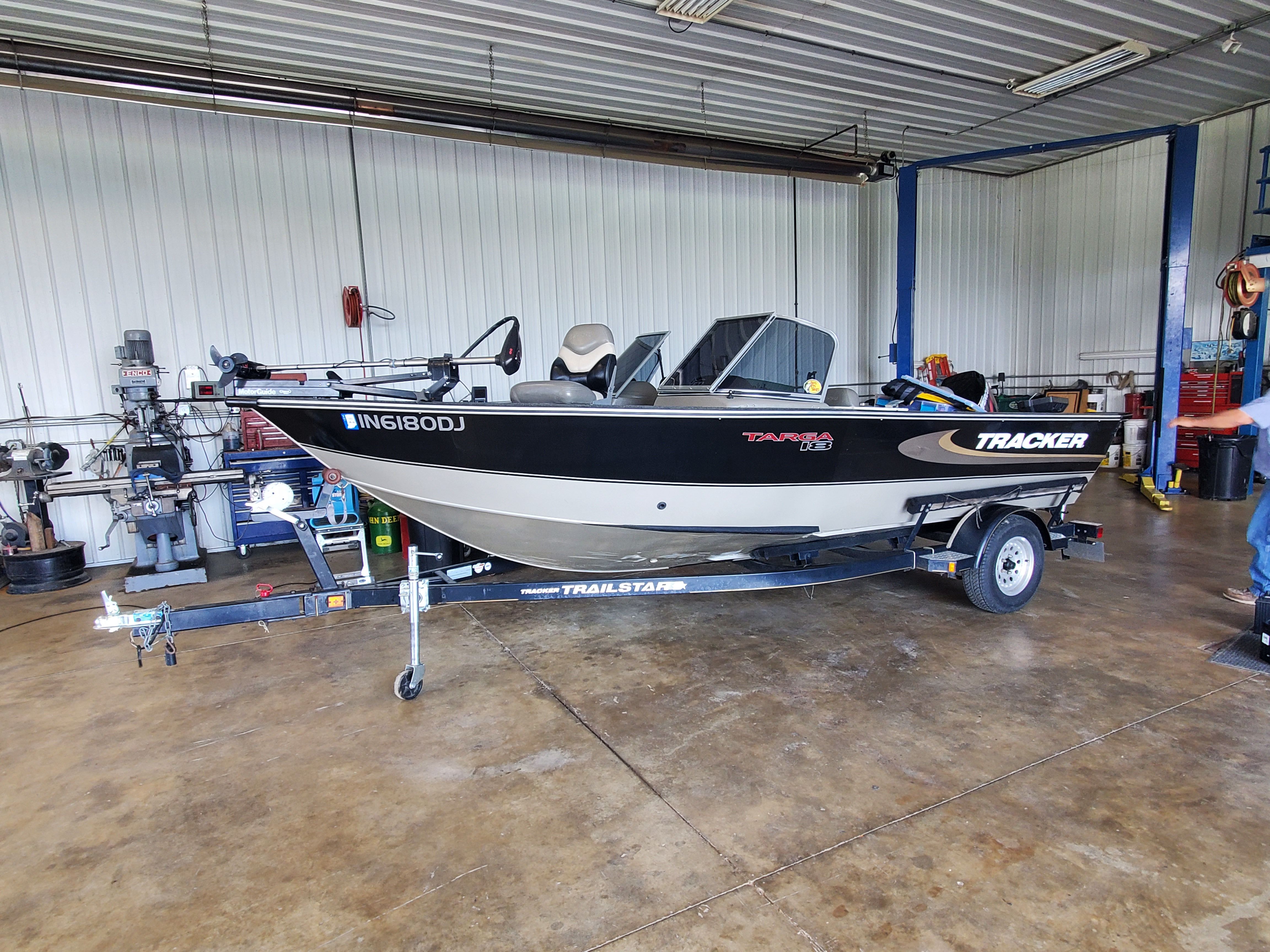 2001 Bass Tracker Targa/Fish & Ski