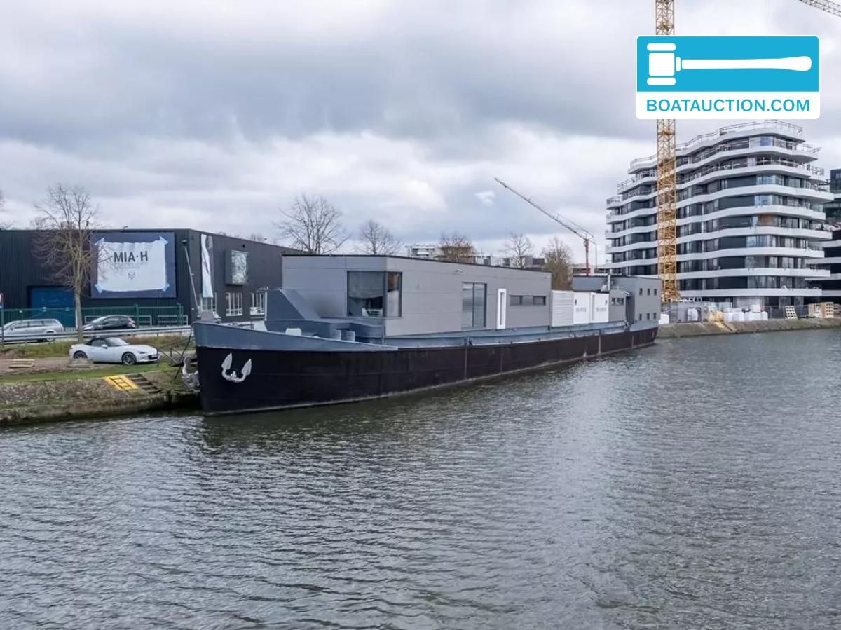 1940 Wellnessboat 6300