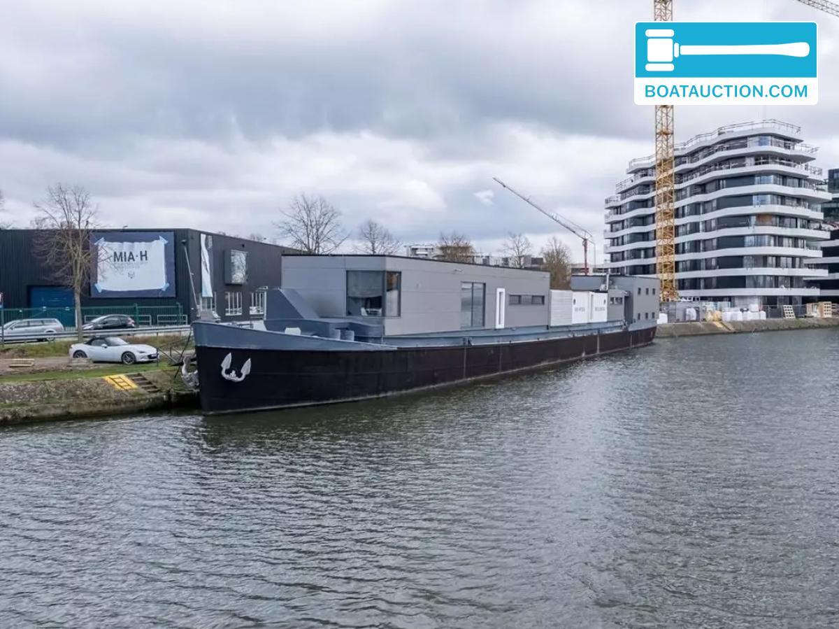 1940 Wellnessboat 6300