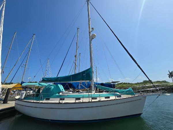1988 Island Packet 38
