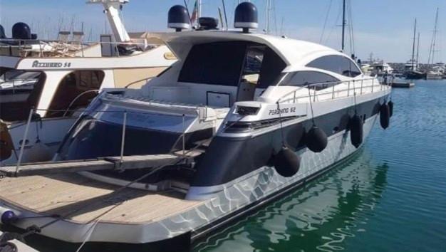 2005 Pershing 62