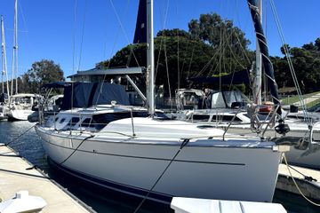 2007 Hunter 41 Deck Salon
