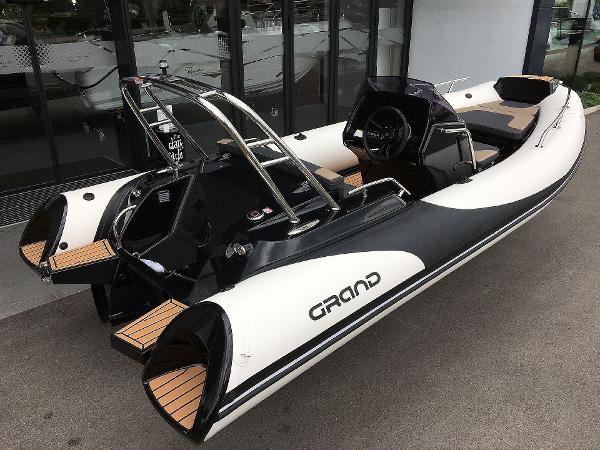 Grand G500HGLF Off White 2025 Grand G500HGLF Off White inflatable boat with sleek design and modern features.