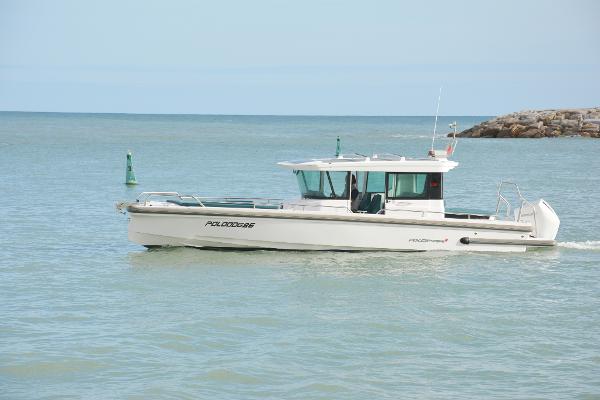 2022 Axopar 28 CABIN