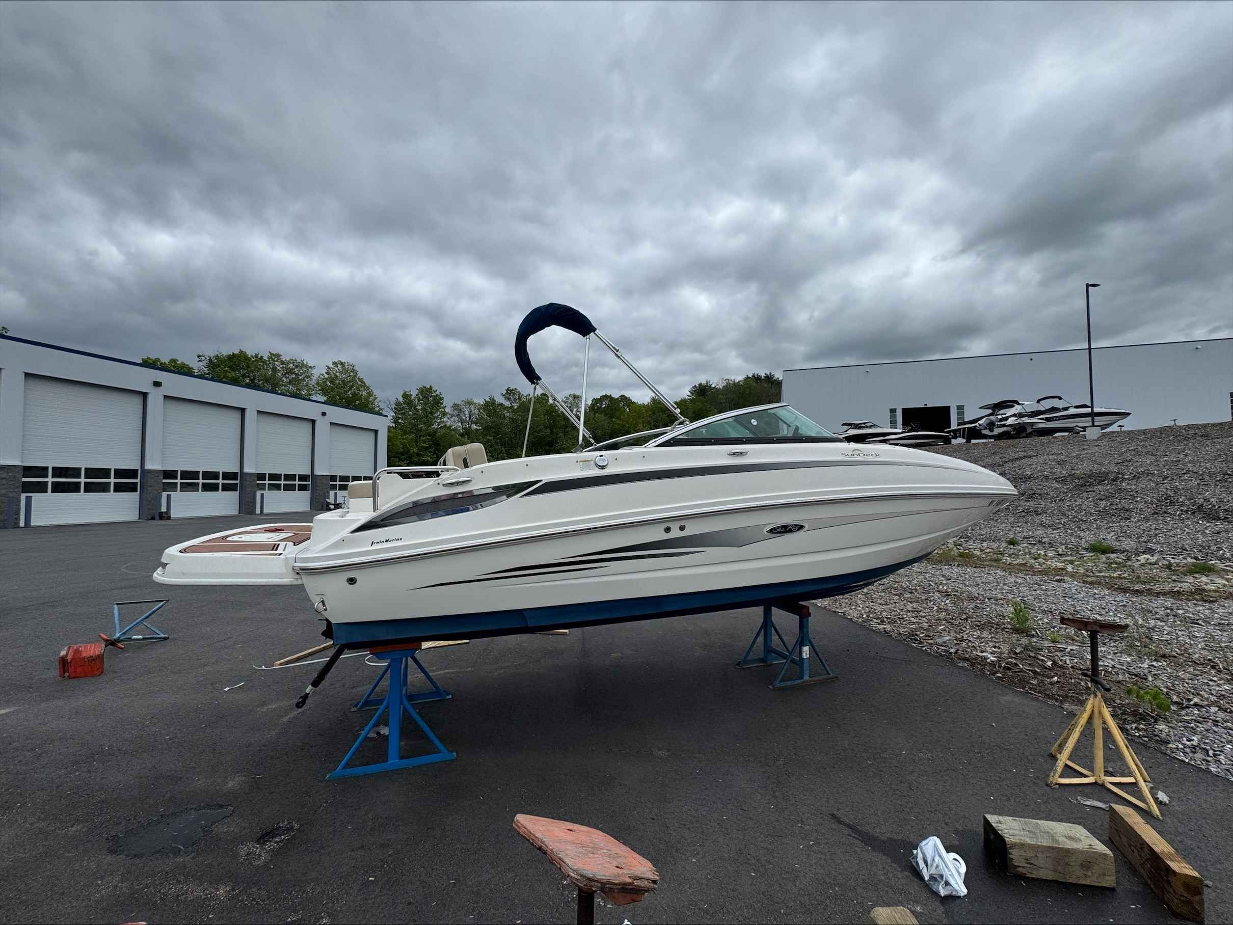 Sea Ray 240 Sundeck