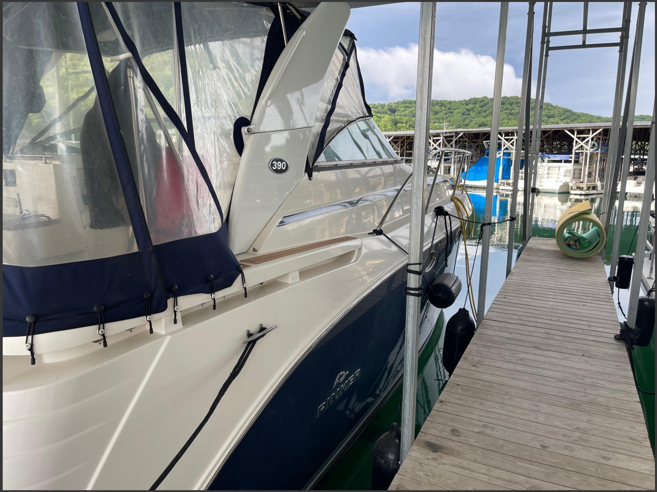 2006 Rinker 390 Express Cruiser