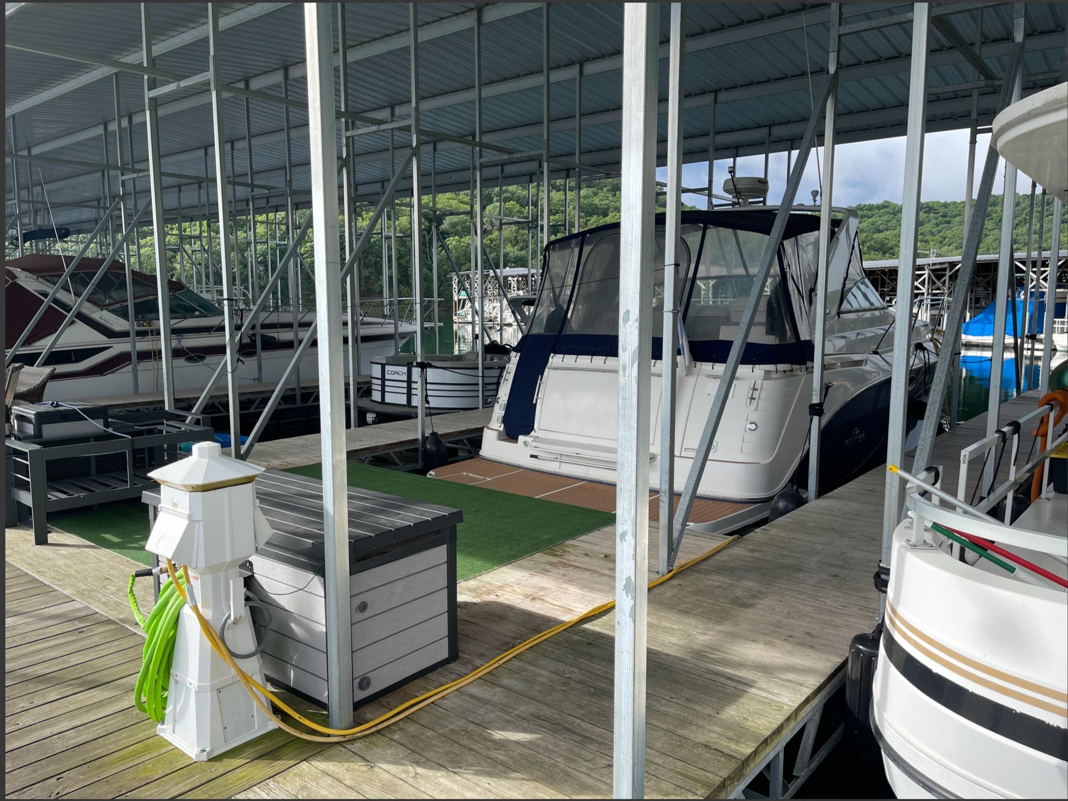 2006 Rinker 390 Express Cruiser