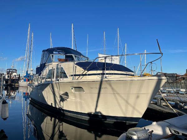 Chris-Craft Catalina 35