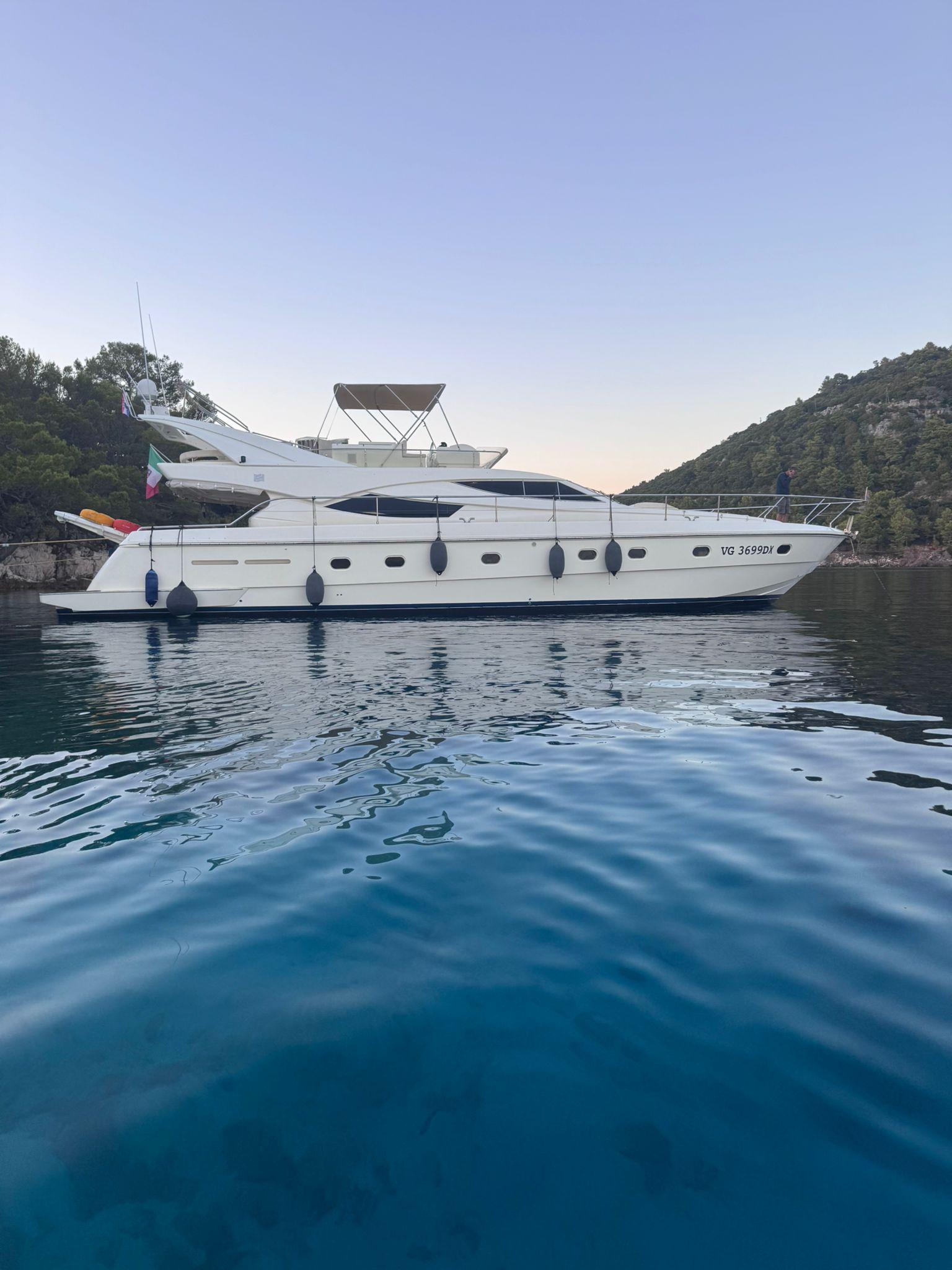 2000 Ferretti Yachts 620