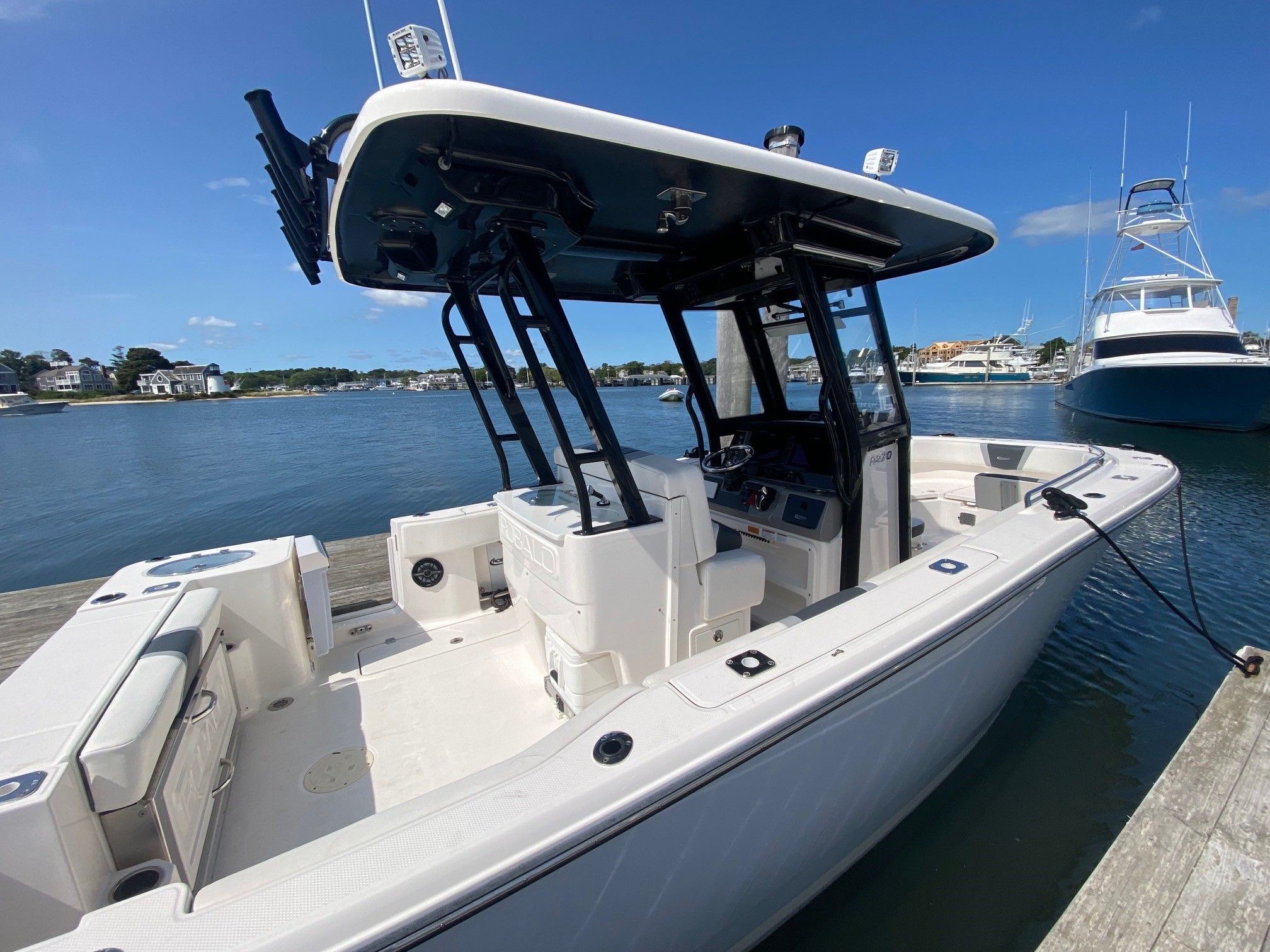 2023 Robalo R270 Center Console