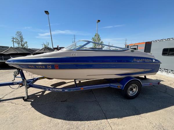 2004 Glastron GX 185