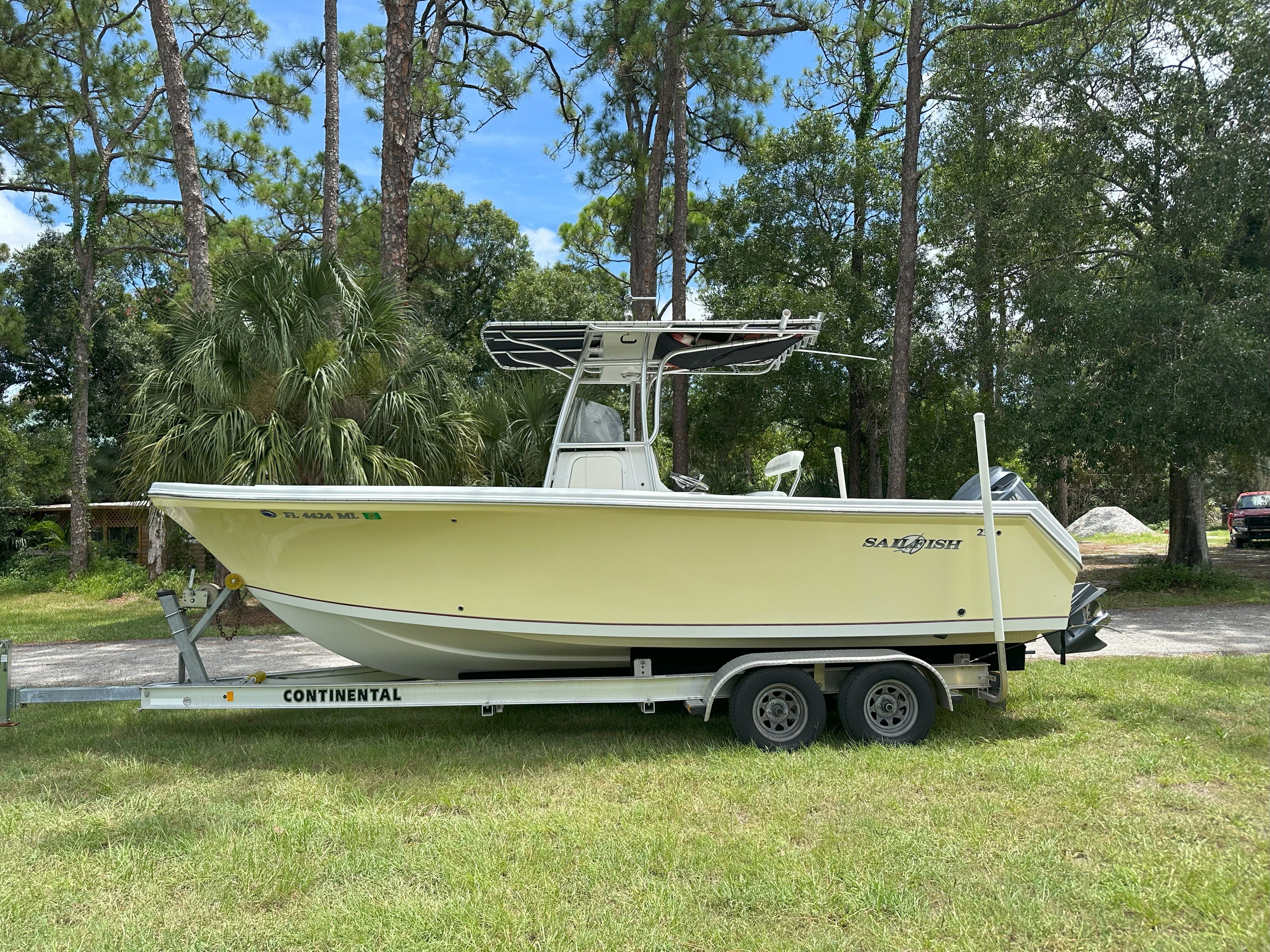 2004 Sailfish 236 CC