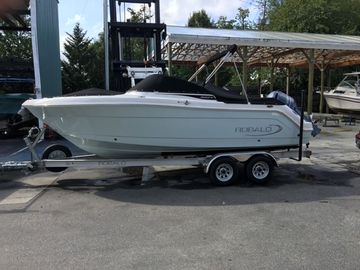 2017 Robalo R227 Dual Console