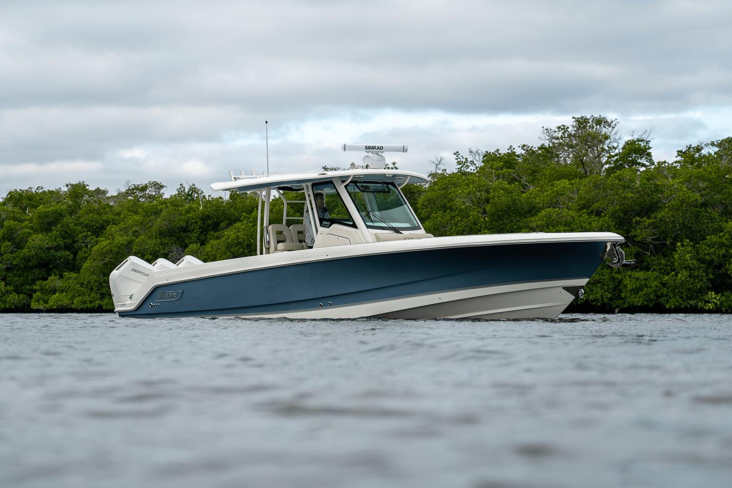Boston Whaler 360 Outrage
