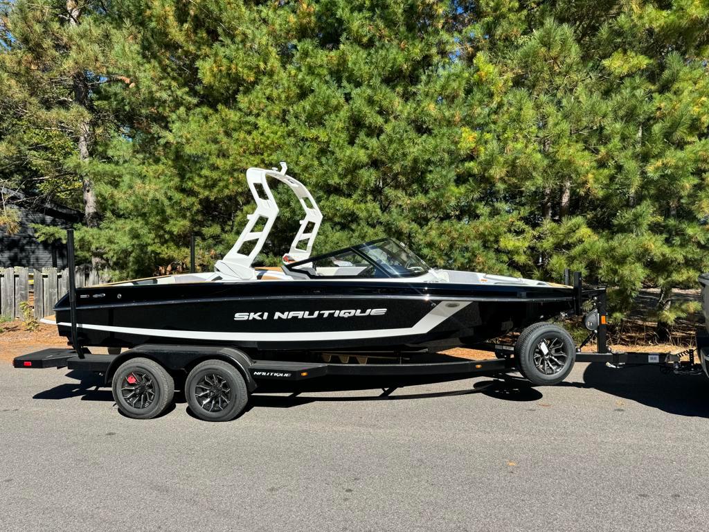 2025 Nautique ski 200