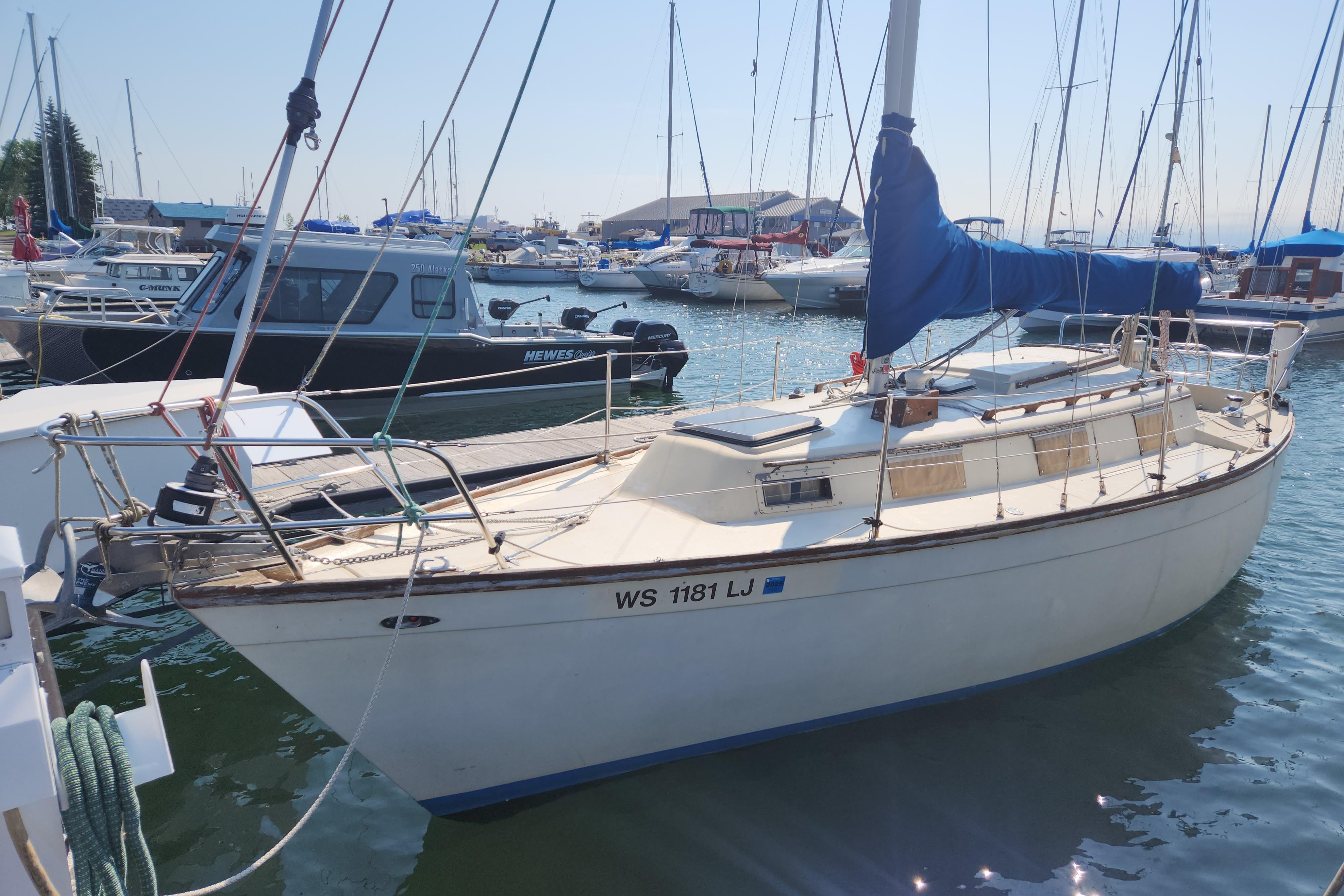 1980 Cape Dory Intrepid 9 Meter