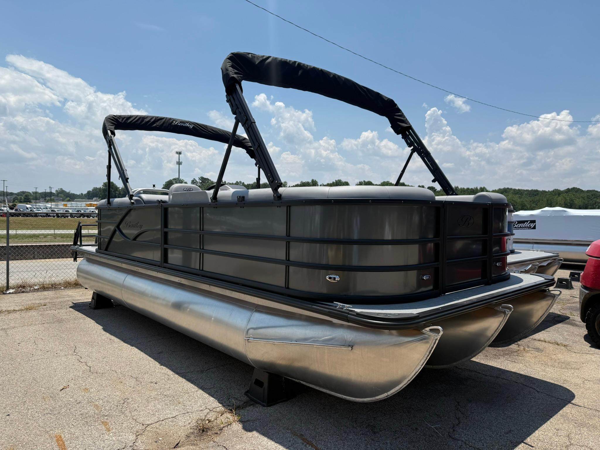 2026 Bentley Pontoons Legacy 223 Navigator