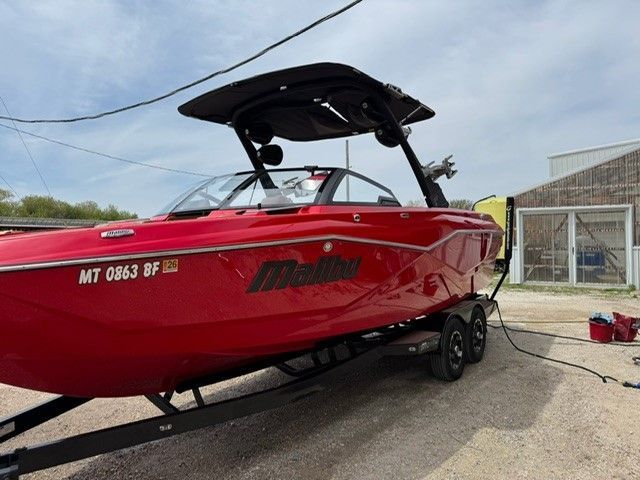 2022 Malibu Wakesetter 25 LSV